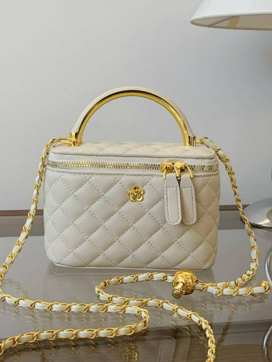 Сумка  Quilted Mini Gold Top Bag, молочный