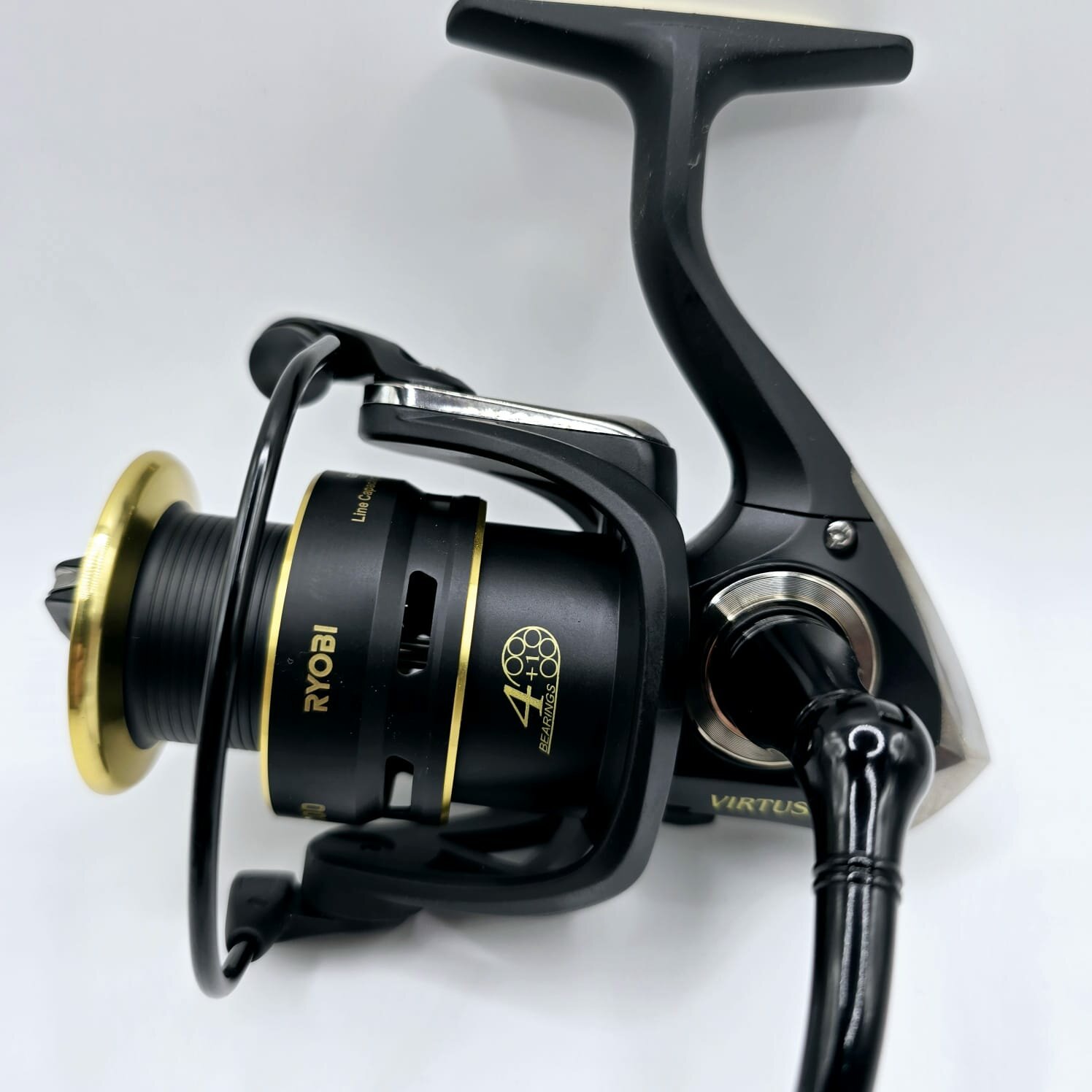 Катушка RYOBI "VIRTUS" 3000, вес 285гр, 4+1 подшипника, передаточное число 5:0:1