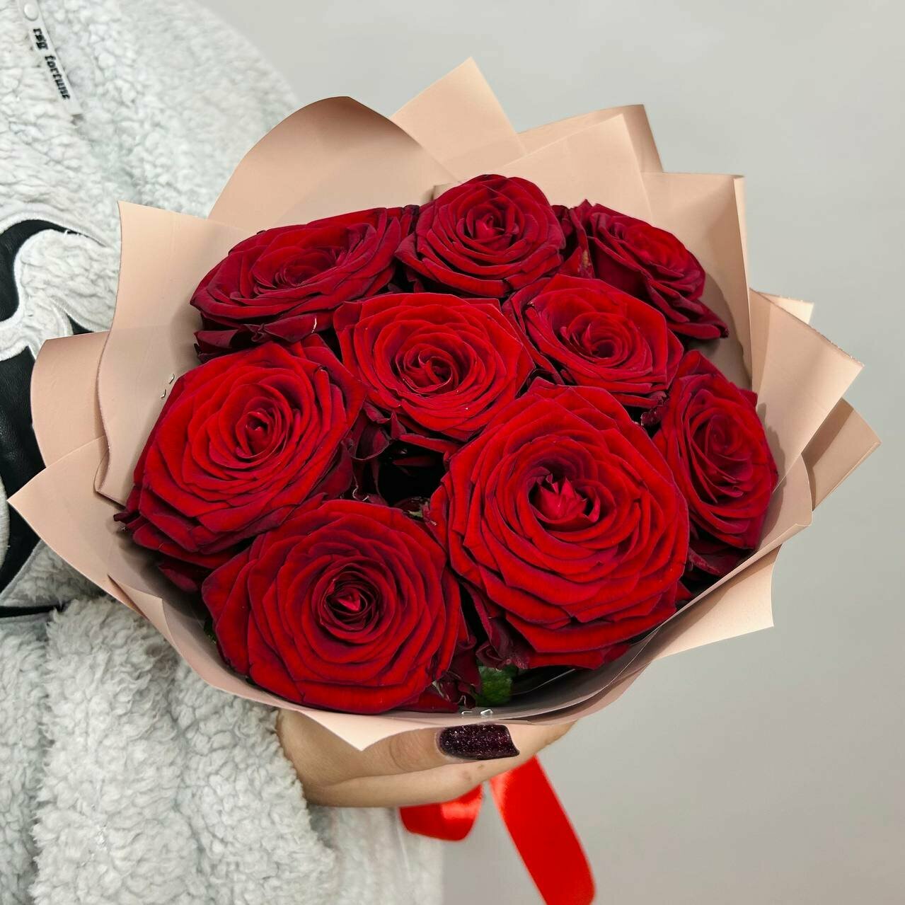 9 красных роз 40 см живые цветы