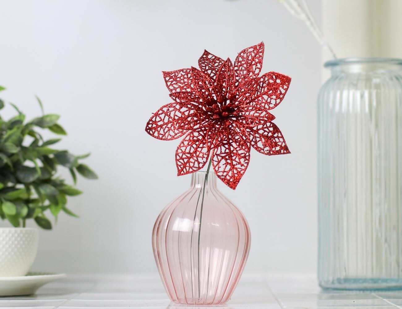 Пуансеттия ажурная красная на стебле 14х21 см Koopman International ABJ403020-2