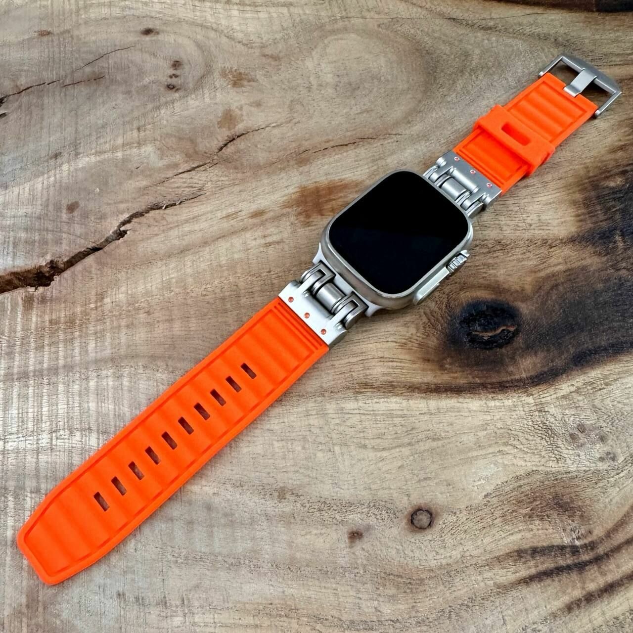 Ремешок силиконовый Spigen / для часов Apple Watch Ultra 42/44/45/49mm / Оранжевый — фото 1