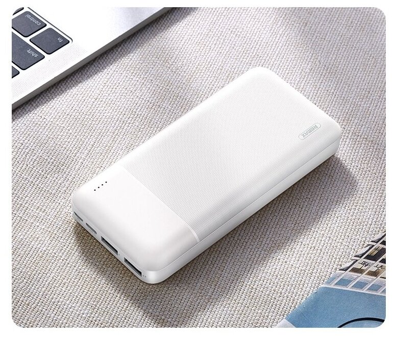 Внешний аккумулятор Remax RPP-166 Lango Power Bank, 2.1A, (20000mAh), белый 6972174154862