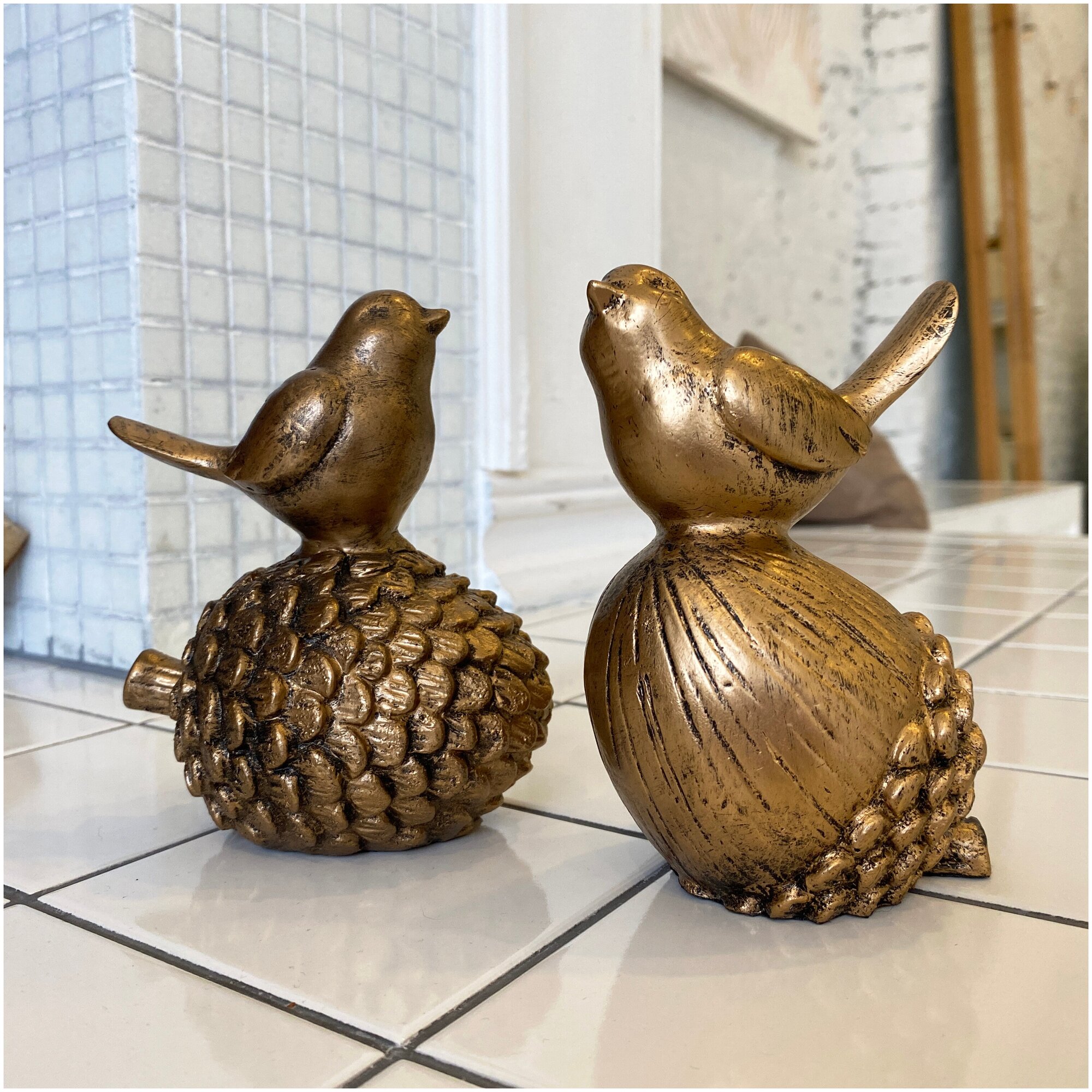 фото Декор для дома набор статуэток лесные птички на ветке и желуде "Forest bird" фабрика декора I AM ART из искусственного камня в цвете Бронза