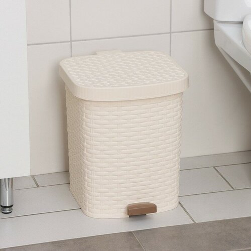 Контейнер для мусора с педалью Артлайн 12 л цвет микс для дома 2624₽