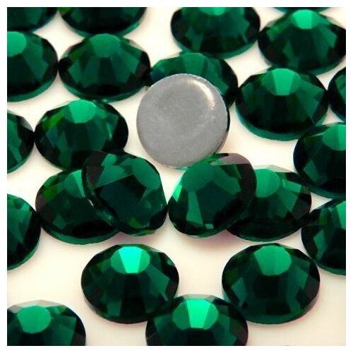 Стразы термоклеевые ss 20 (5 мм) темно-зеленые ( Эмеральд ) 1440 штук, горячей фиксации, блестящие стеклянные, для гимнастики, фигурного катания, для дизайна одежды