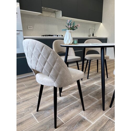 Мягкий стул Chance в бежевом цвете из премиального микровелюра