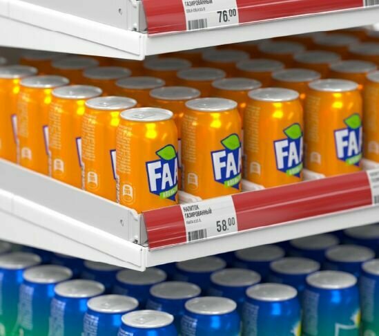 полка в супермаркете с пачками стикеров