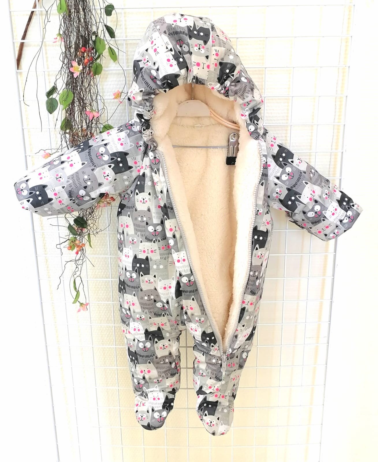 Комбинезон утеплённый Снолики размер 56/62  серый принт