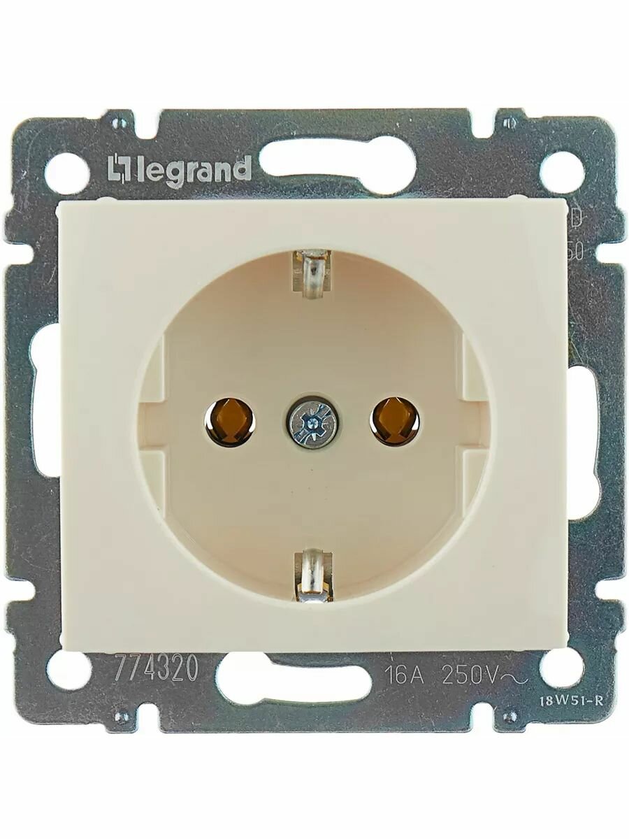 Розетка VALENA CLASSIC, скрытый монтаж, с заземлением, слоновая кость код. 774320 Legrand