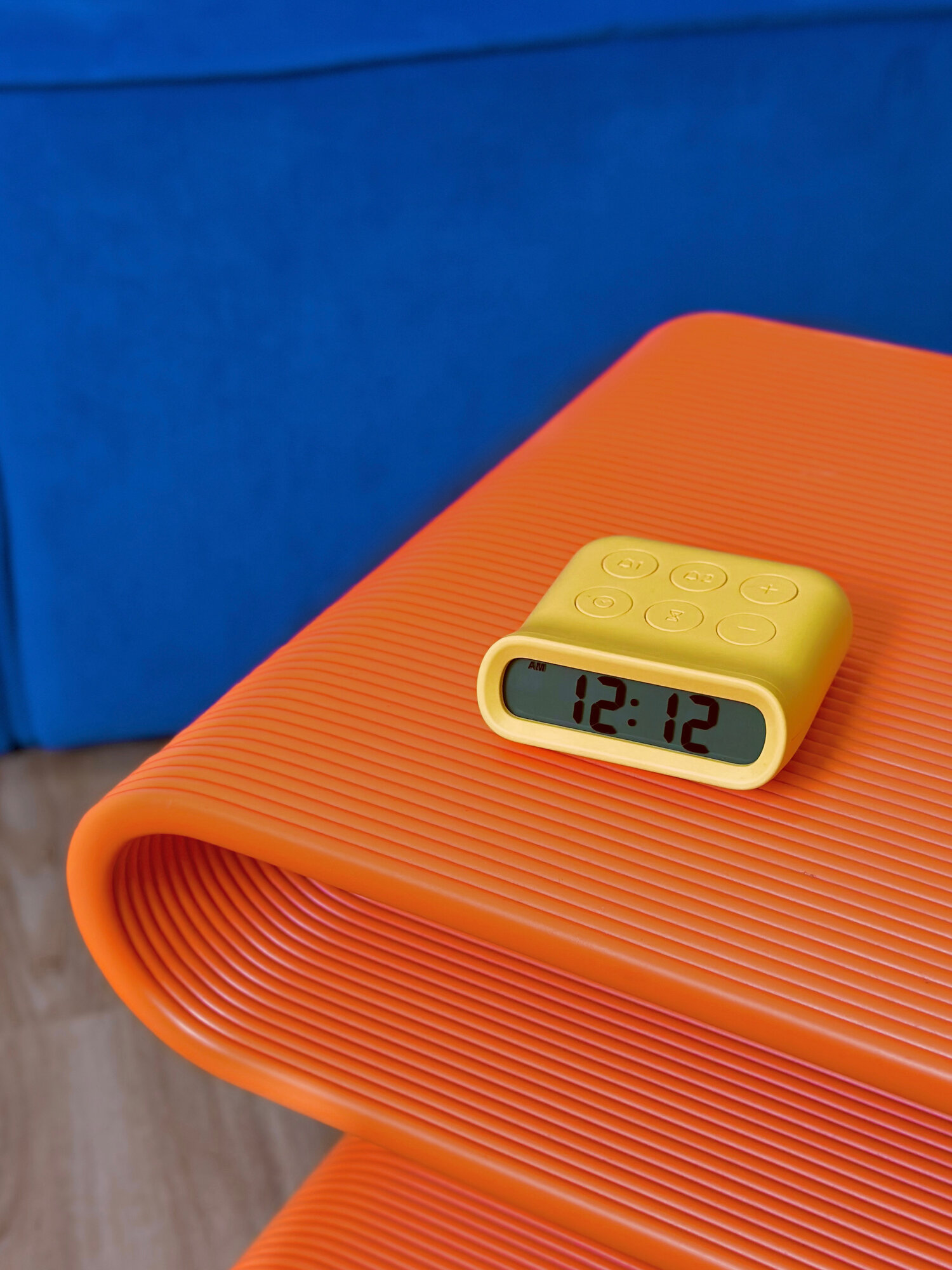 Часы будильник настольные электронные MUID на батарейках ретро