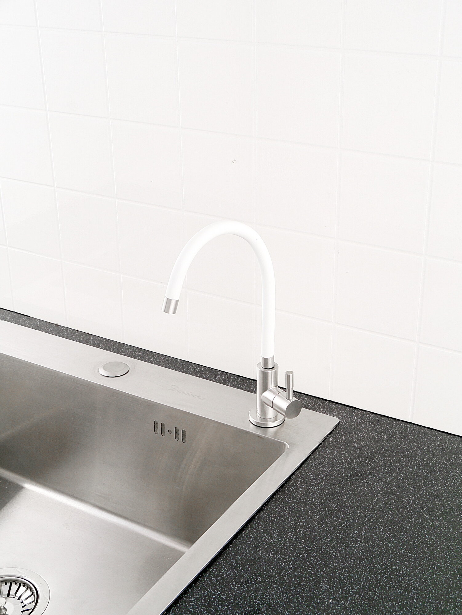 Кран для фильтрованной воды Diadonna, нержавеющая сталь, сатиновый, поворотный излив — фото 1