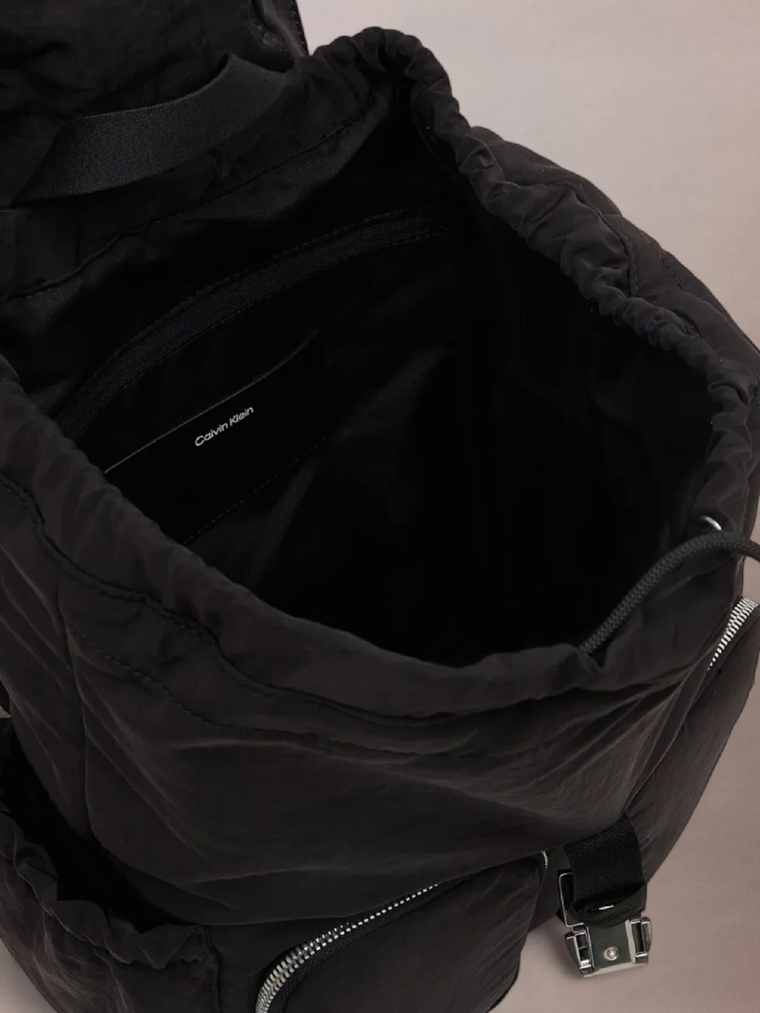 Рюкзак торба CALVIN KLEIN, чёрный — фото 1