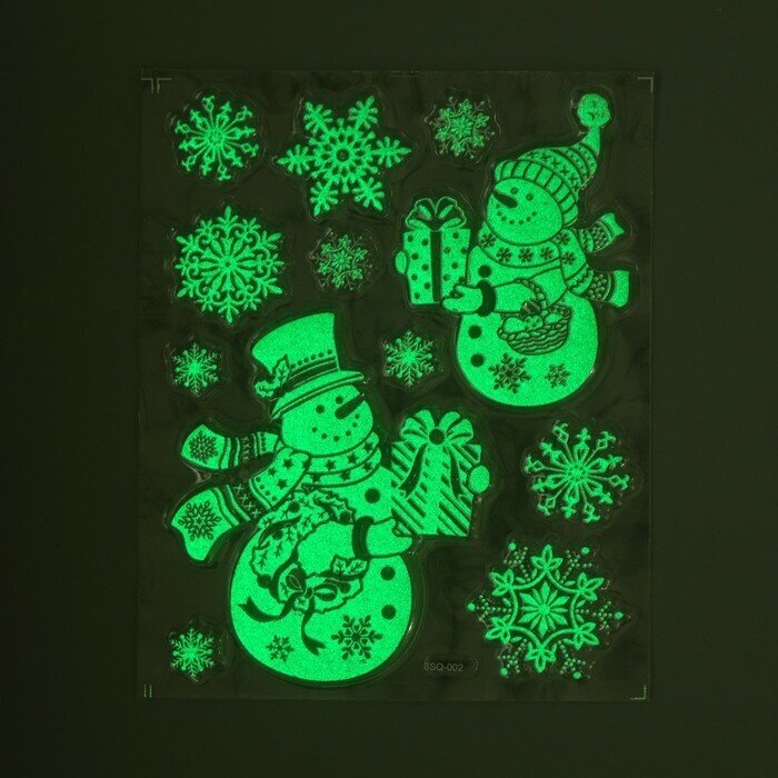 Наклейки на окна Sima-land "Новогодние" снеговики, 27х18 см, светятся в темноте (7865951)