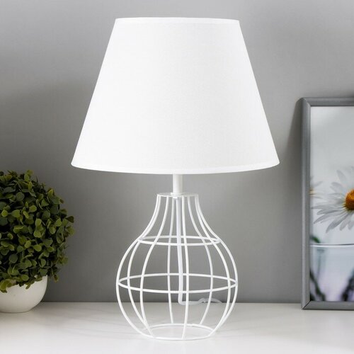 Настольная лампа Басторе E27 40Вт белый 28х28х42 см