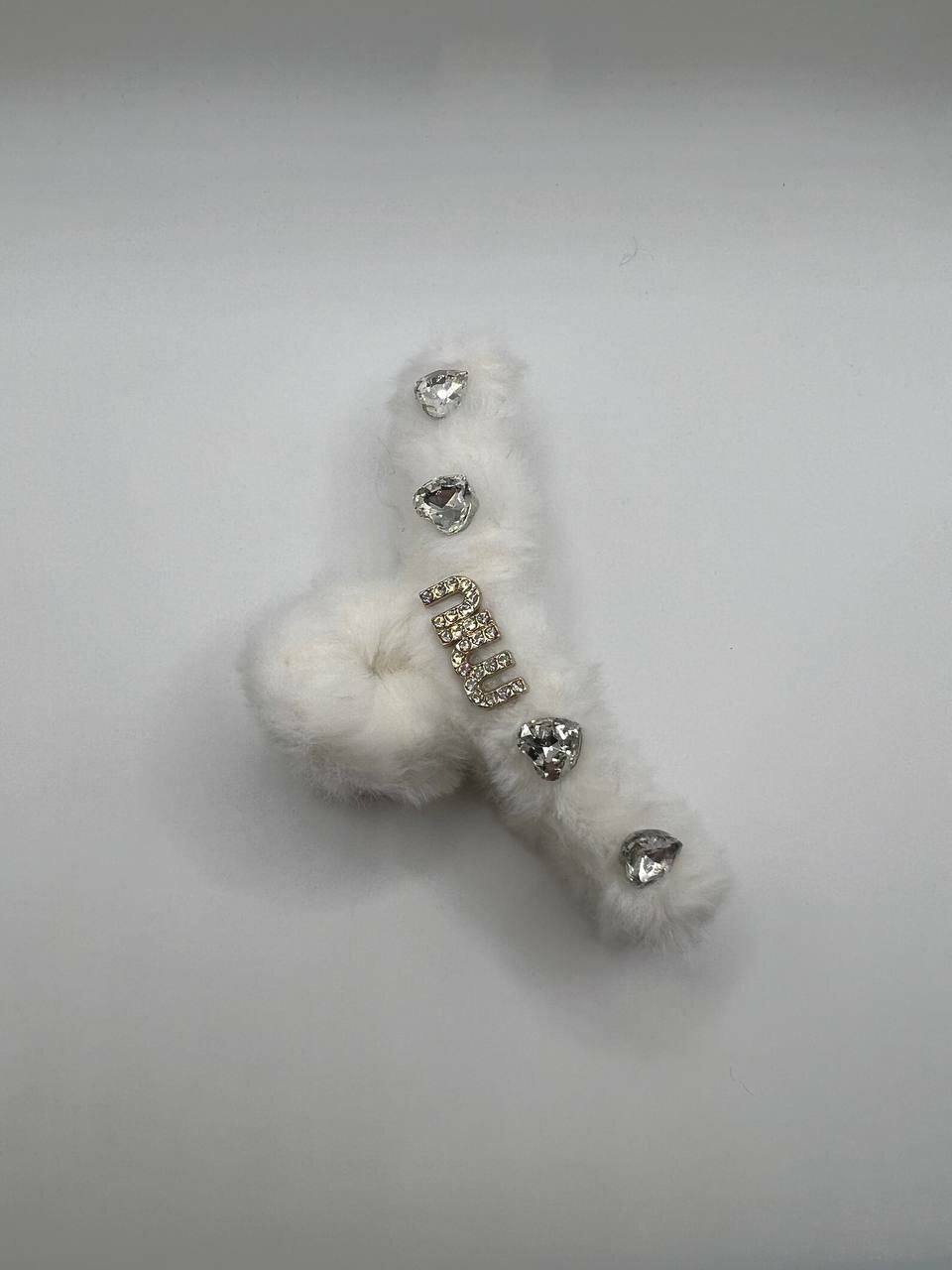 Заколка для волос с мягким мехом и стразами (MIU)