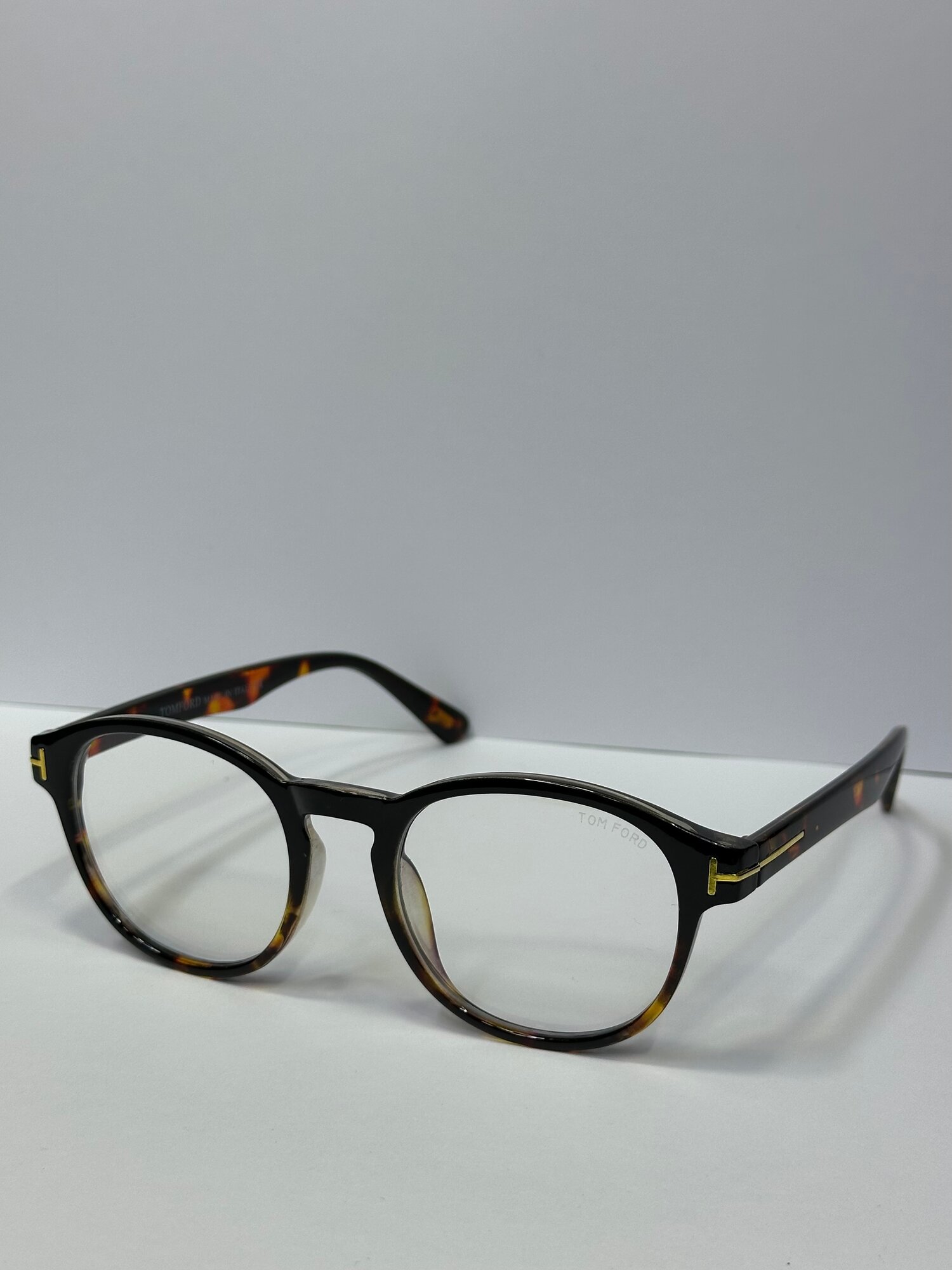 Tom Ford — сочетание элегантности, качества и современного дизайна.