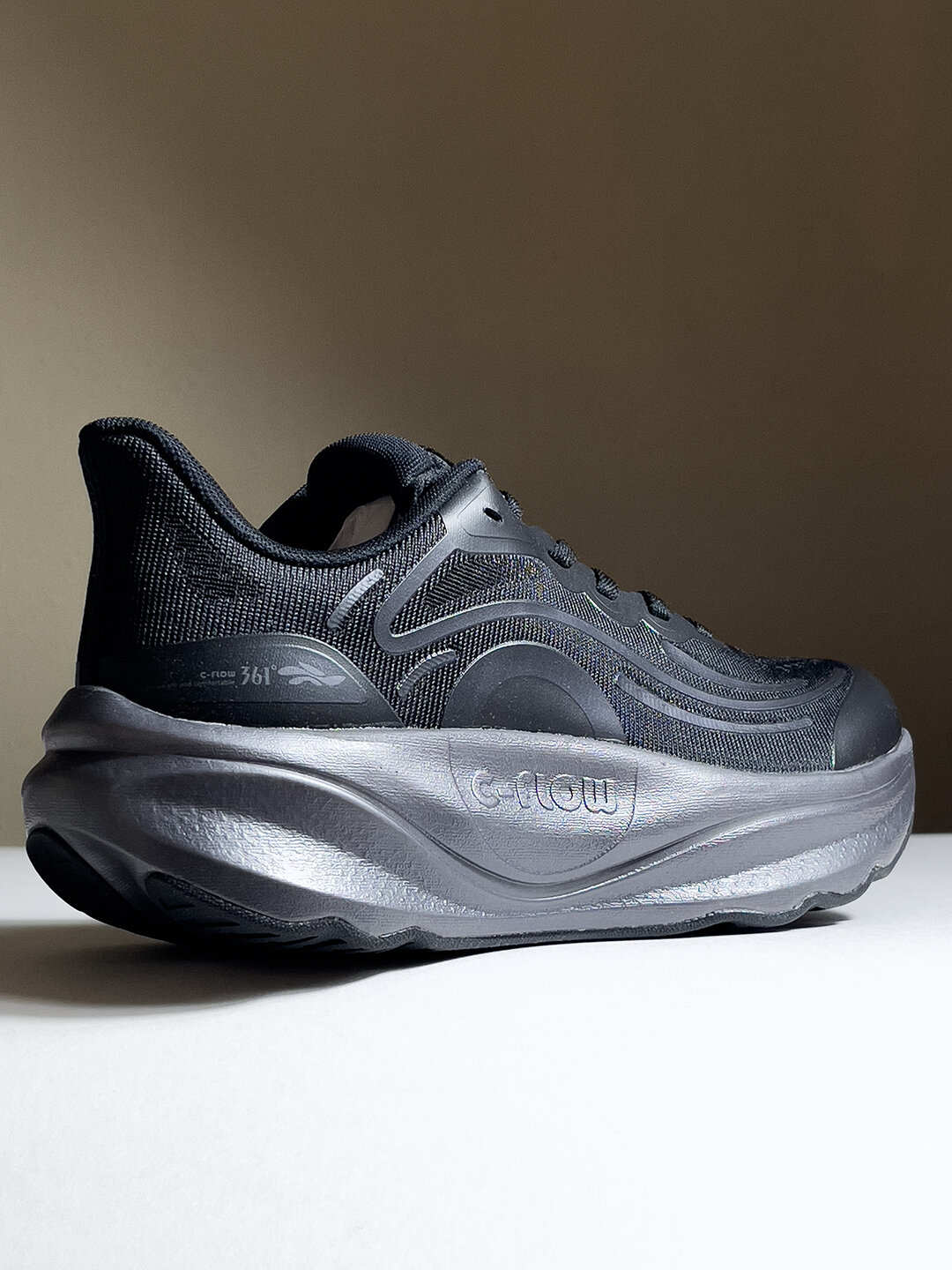 Кроссовки 361°, полнота B, размер 40 EU, Classic Black Grey — фото 1