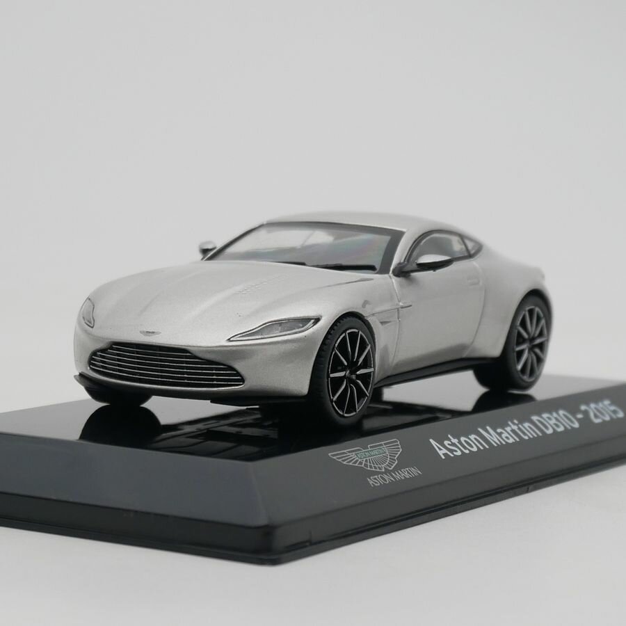 Модель ixo 1:43 Aston Martin DB10 2015 Коллекция подарков для тележек из литого сплава — фото 1