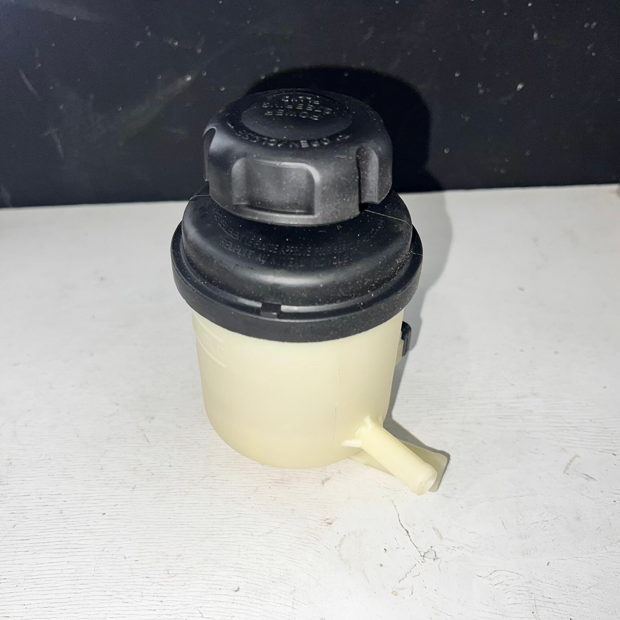 Расширительный бачок гидроусилителя для hyundai solaris 1, kia rio 3 аналог.