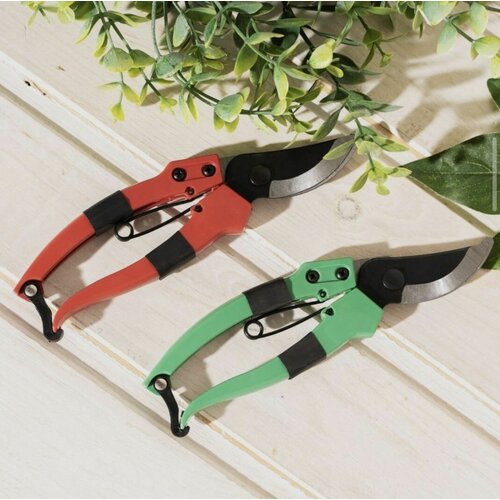 Секатор садовый