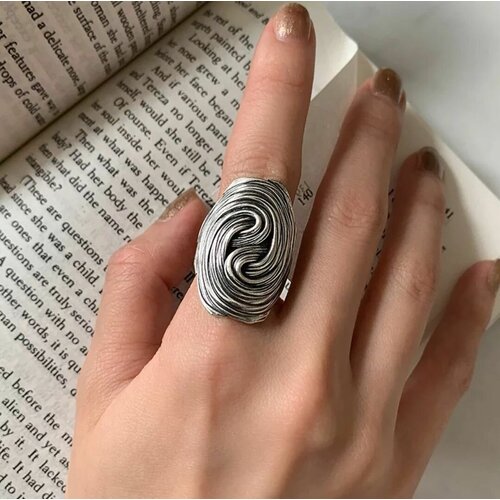 Женское стильное незамкнутое кольцо в серебрении с геометрическим рисунком