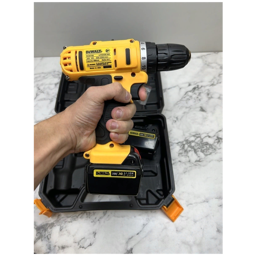 Дрель-шуруповерт аккумуляторный DeWALT 26V