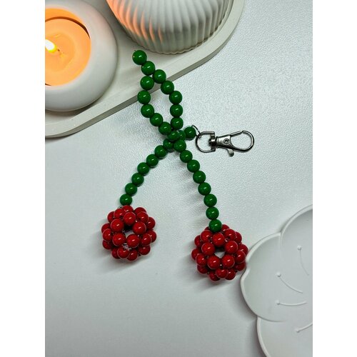 Брелок SIDORINA SOFIA ACCESSORIES гладкая фактура белый 1000₽