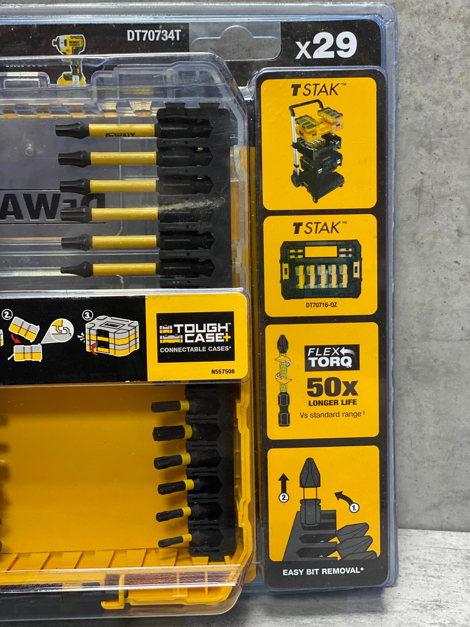 Набор бит в кейсе, 29 предметов DeWalt DT70734T — фото 1