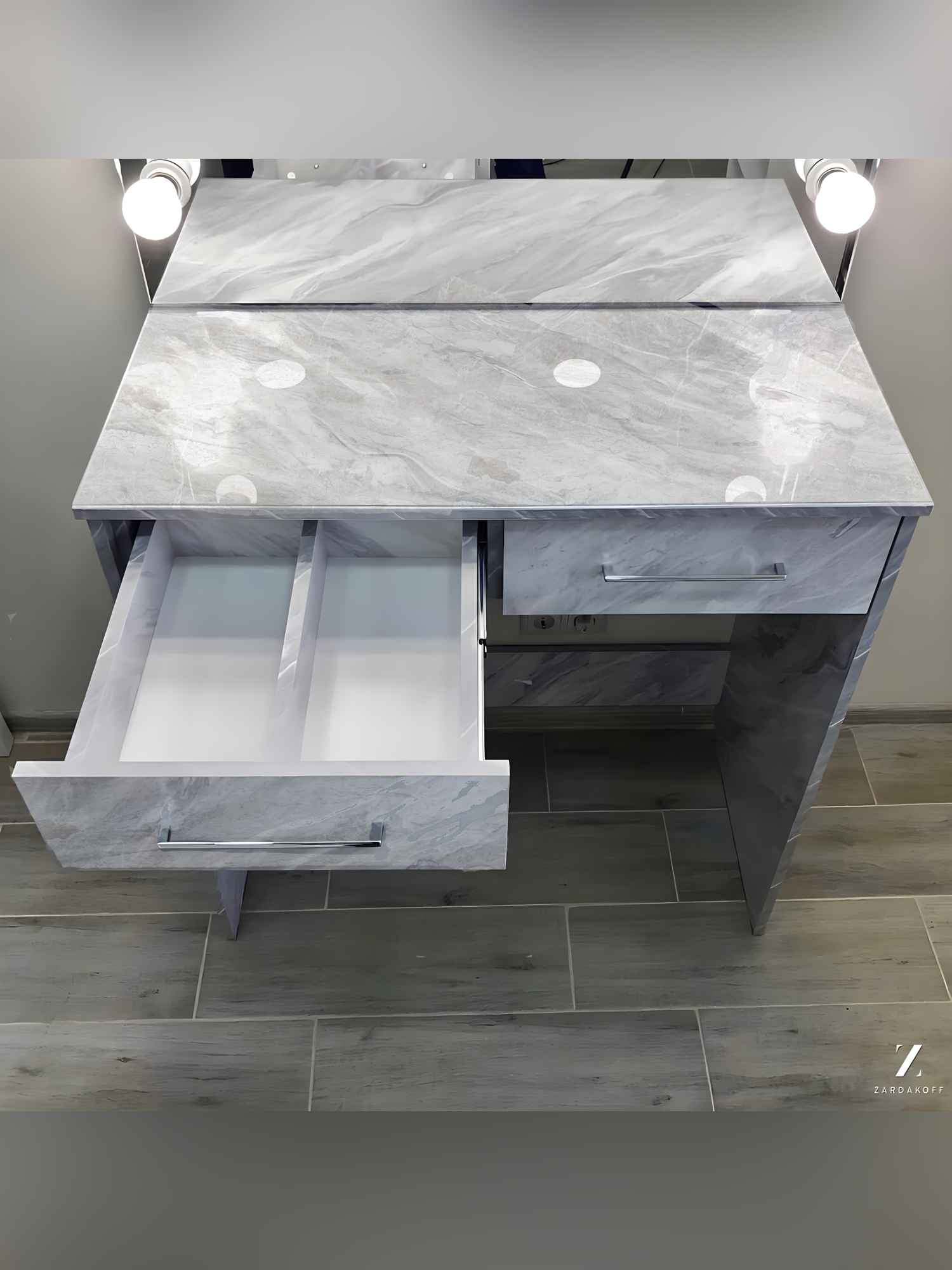 Туалетный столик с гримерным зеркалом и подсветкой, гримерный стол с ящиками "Light Infinity" — фото 1