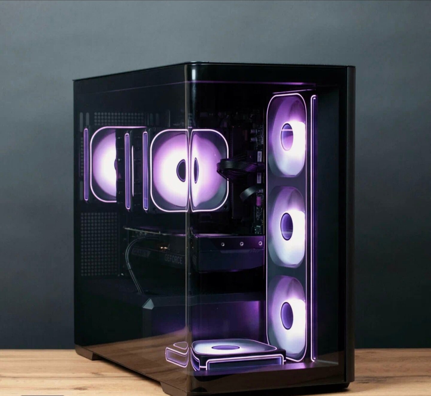 Игровой компьютер AMD RYZEN 7 7700, RTX 5070, 32GB DDR5, 1TB SSD