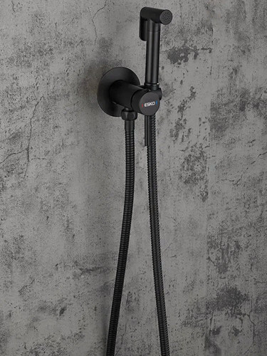 Изображение товара Смеситель скрытого монтажа черный с гигиеническим душем/лейкой. Латунь