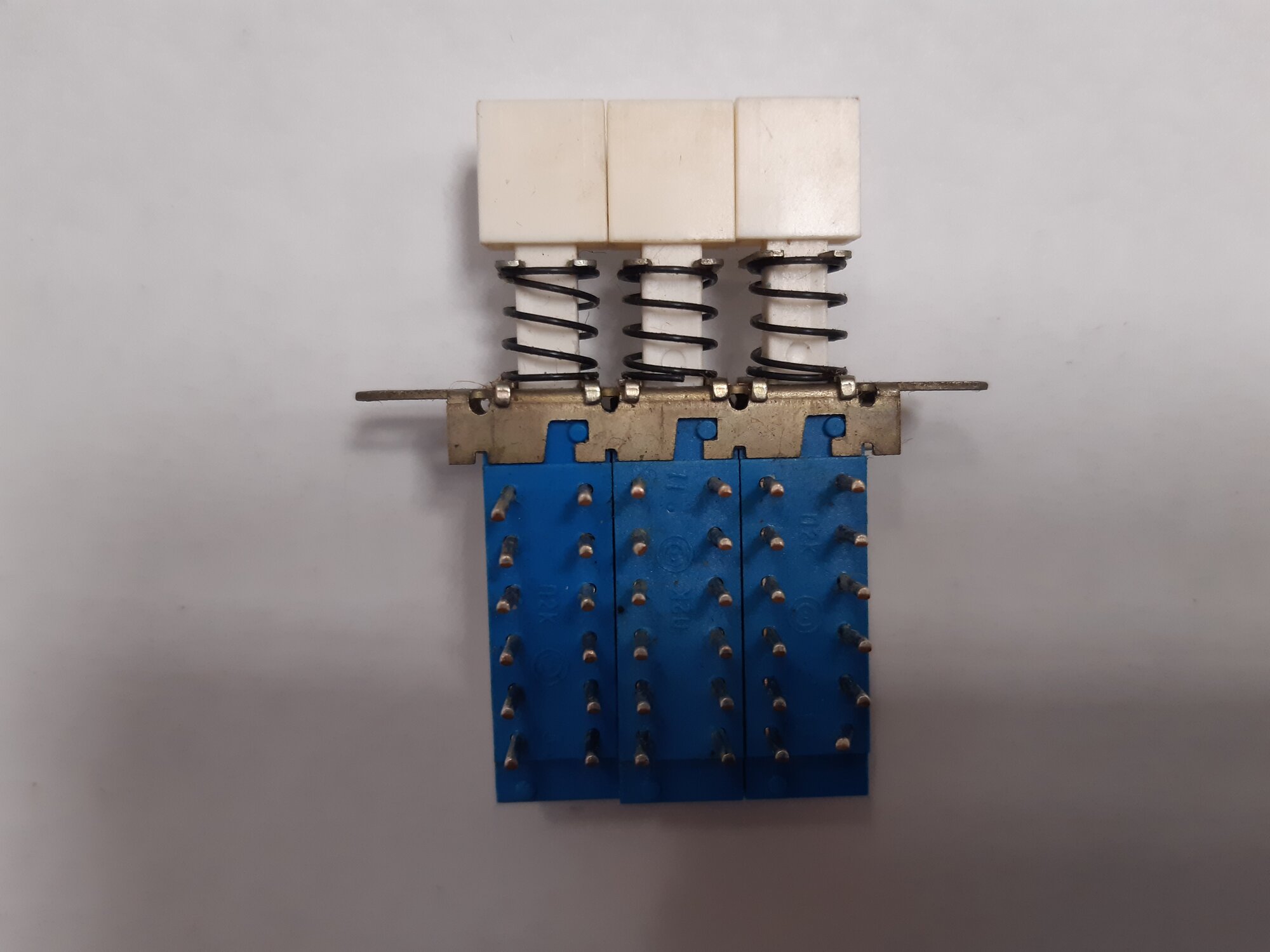 Переключатель П2К -(3) 6-рядов контактов, с фиксацией (комплект 2 штуки)