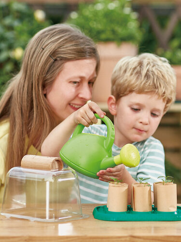 Изображение товара Детский игровой набор садовника Hape для выращивания рассады, растений и цветов "Садовод" E5580_HP