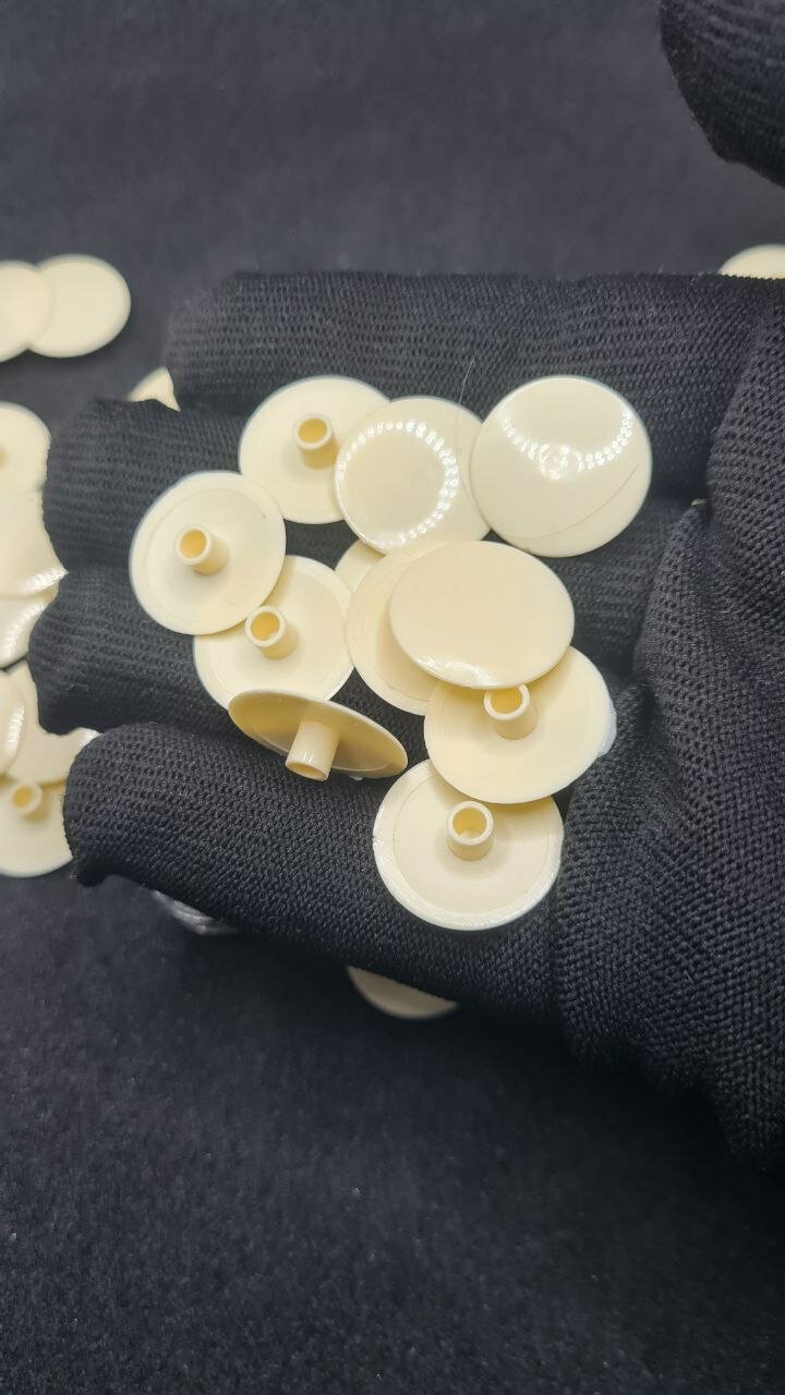 Заглушка мебельная к эксцентрику диаметр 18мм, № 20 крем 50 шт — фото 1