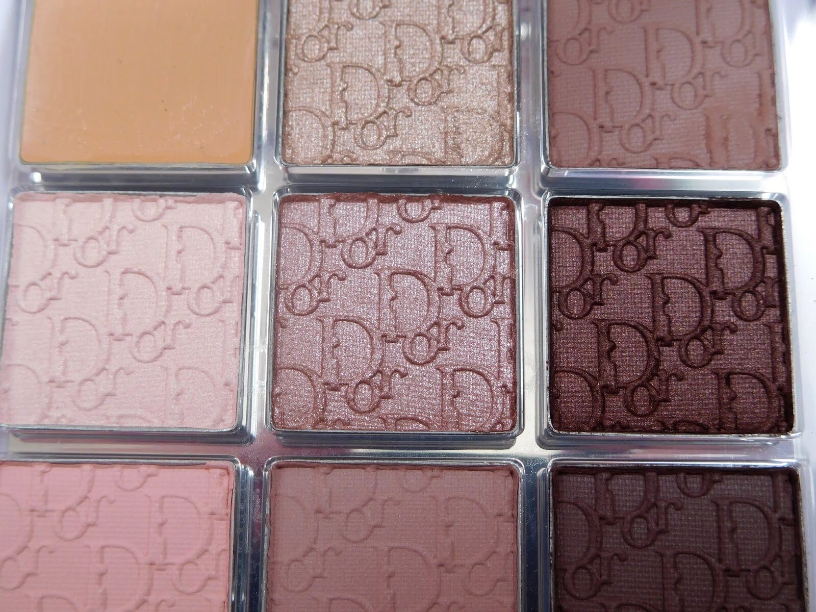 DIOR BACKSTAGE TEN PALETTE — профессиональная палетка для макияжа, которая раскрывает вашу креативность и стиль! — фото 1