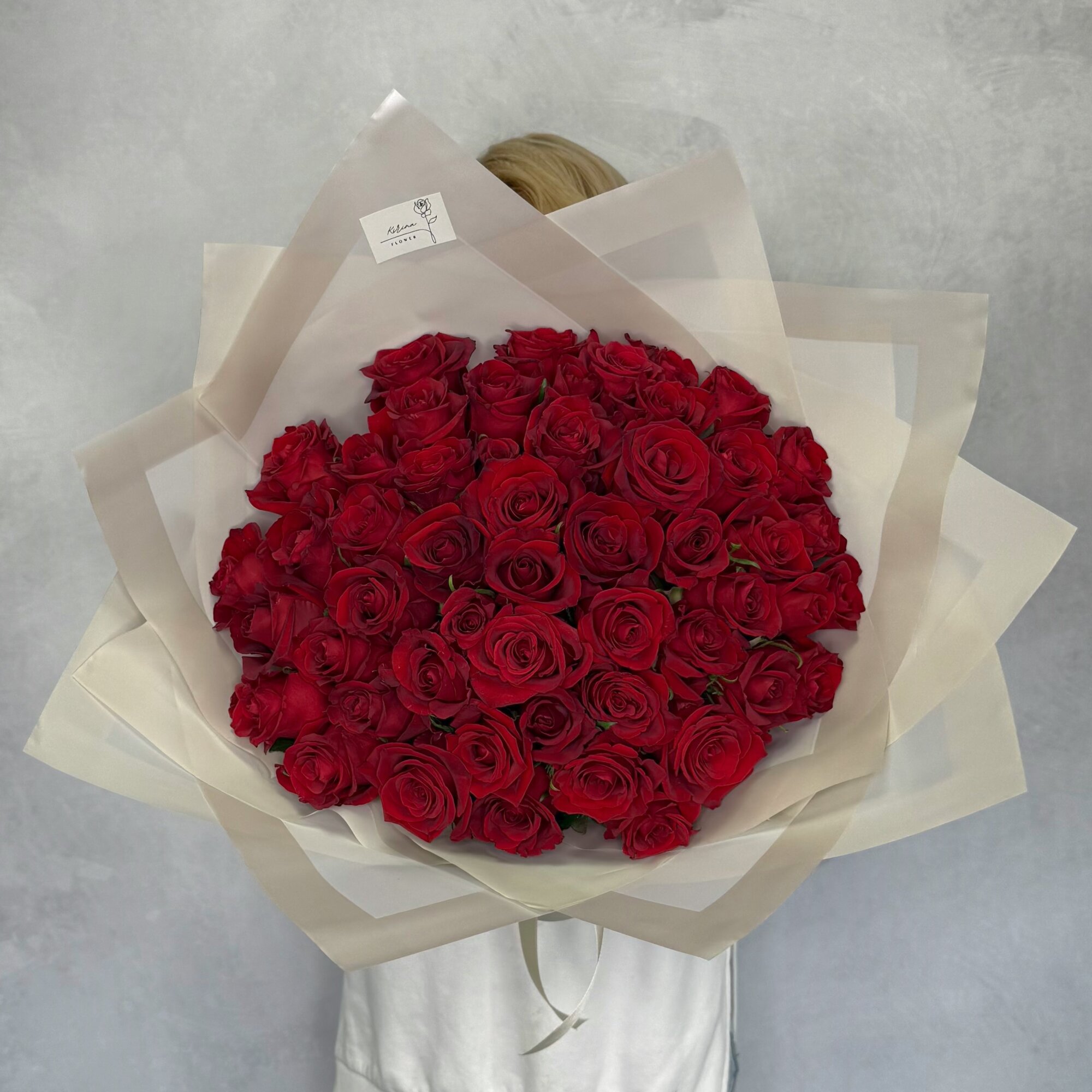 Монобукет "Красная роза Кения" 51 цветок упаковка подарок
