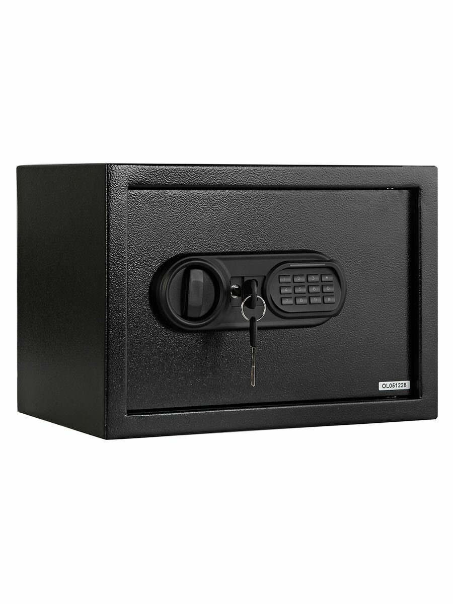 Склад магазина с коробками электронных сейфов CARCAM на стеллажах