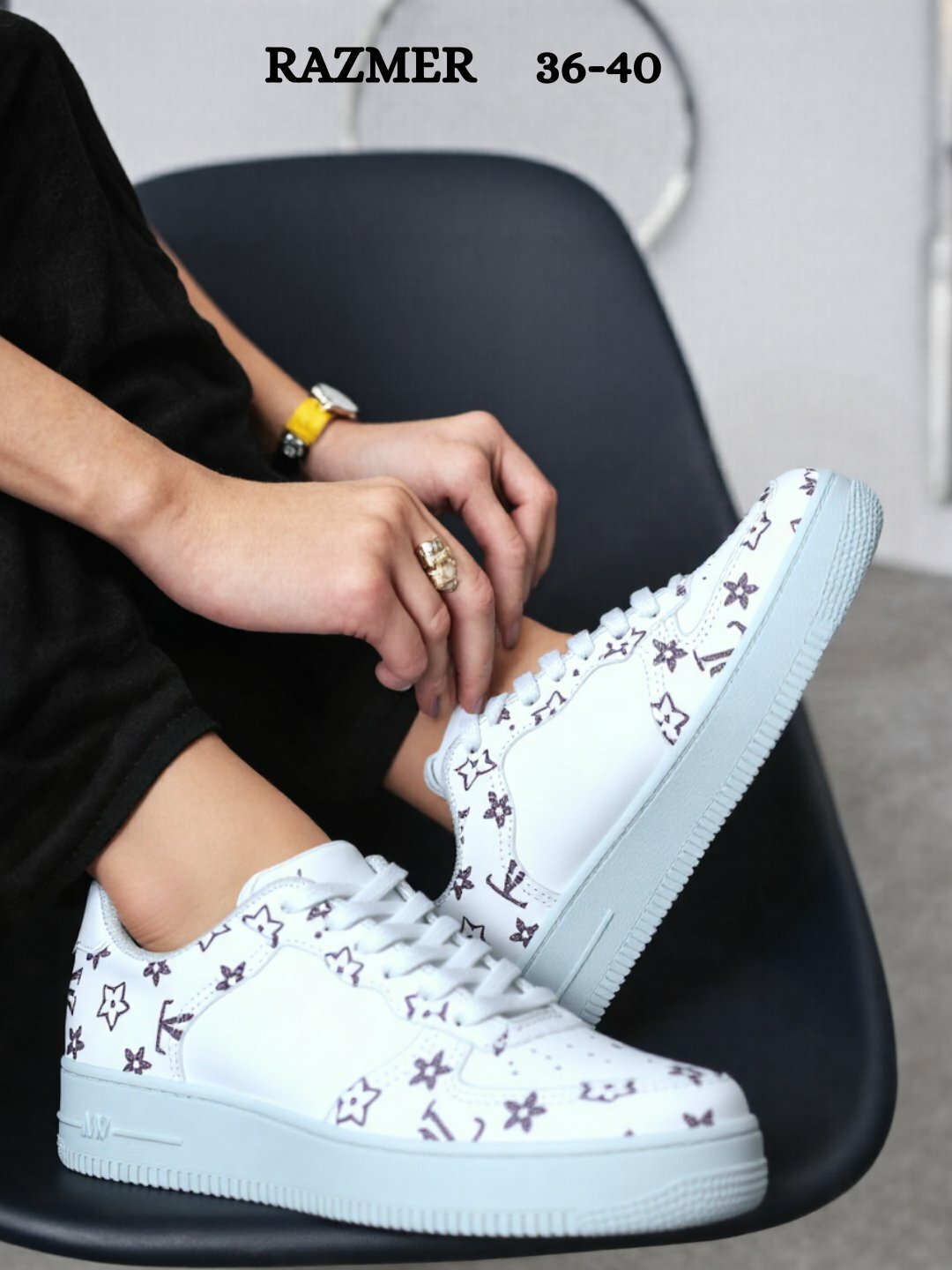 Кроссовки 009