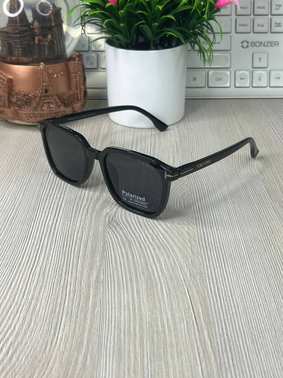 Солнцезащитные очки Tom Ford, черный — фото 1