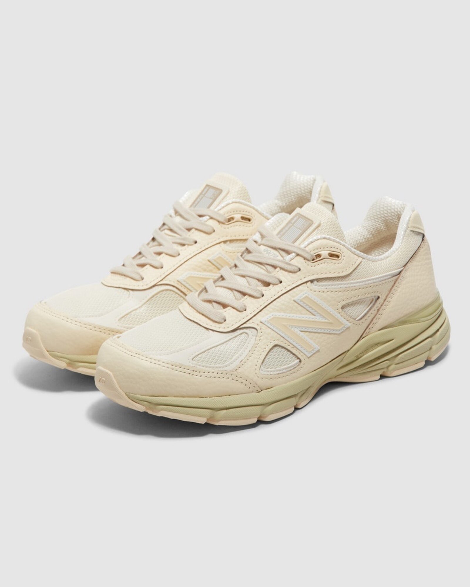 Кроссовки New Balance 990, размер 9,5 US, macadamia nut yellow — фото 1