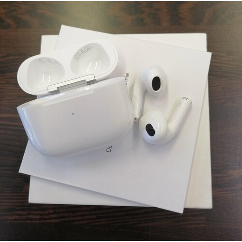 Беспроводные наушники Apple AirPods 3 Lightning Charging Case белый 22200₽