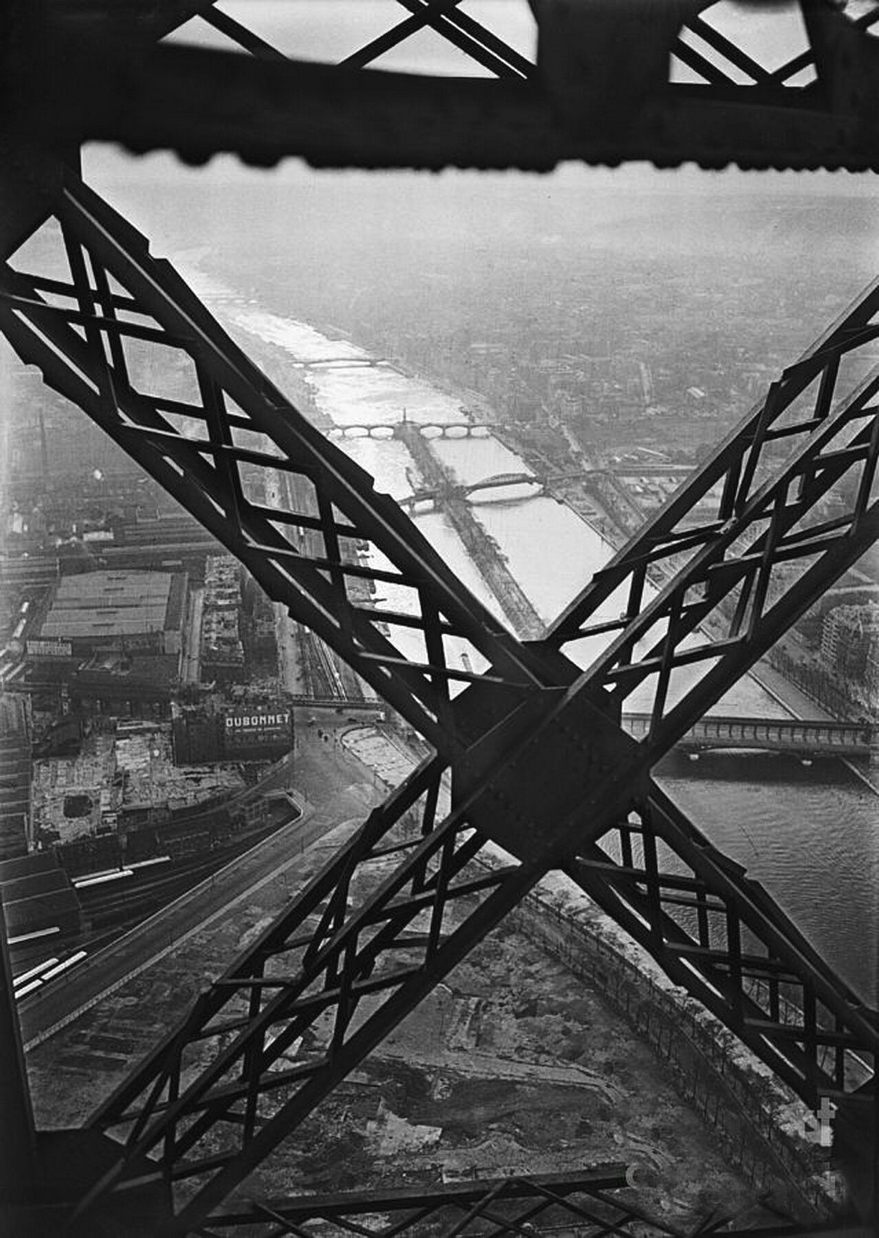 Плакат, постер вид на Сену в Париже на бумаге, размер 21х30см