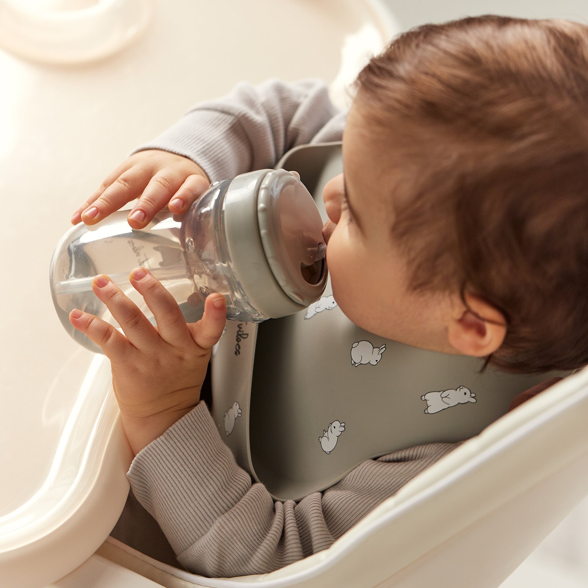 Тарелка с крышкой Happy Baby на присоске купить по цене 535 ₽ в интернет-магазин