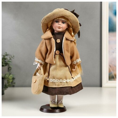 Кукла коллекционная КНР керамика, Полина в бежевом платье и курточке 40 см (4822728) степанова в кукла книжка полина красная