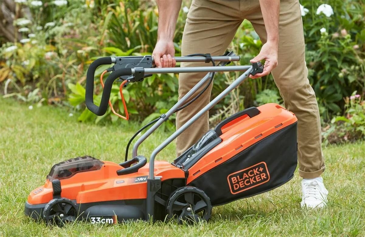 Изображение Газонокосилка аккумуляторная Black&Decker BCMW3318NXJ без акб и ЗУ
