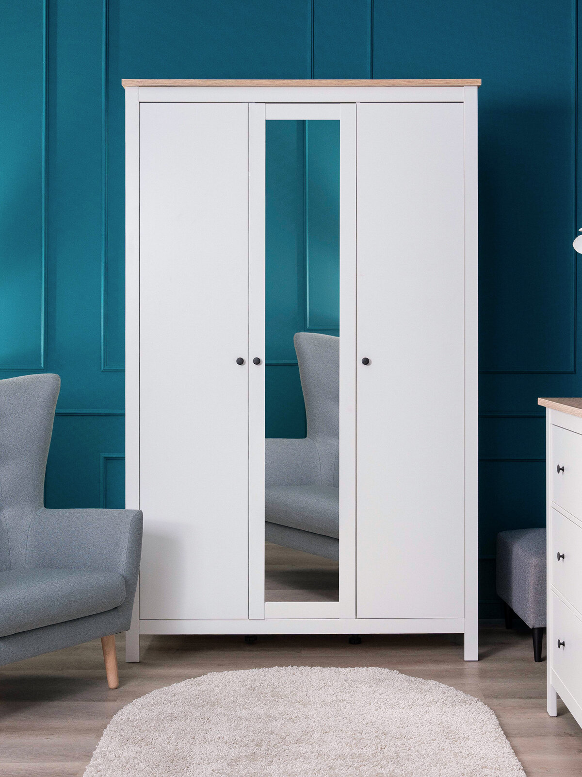 Шкаф распашной ГУД лакк Сага 3 двери 132х65х216 см белый/ясень