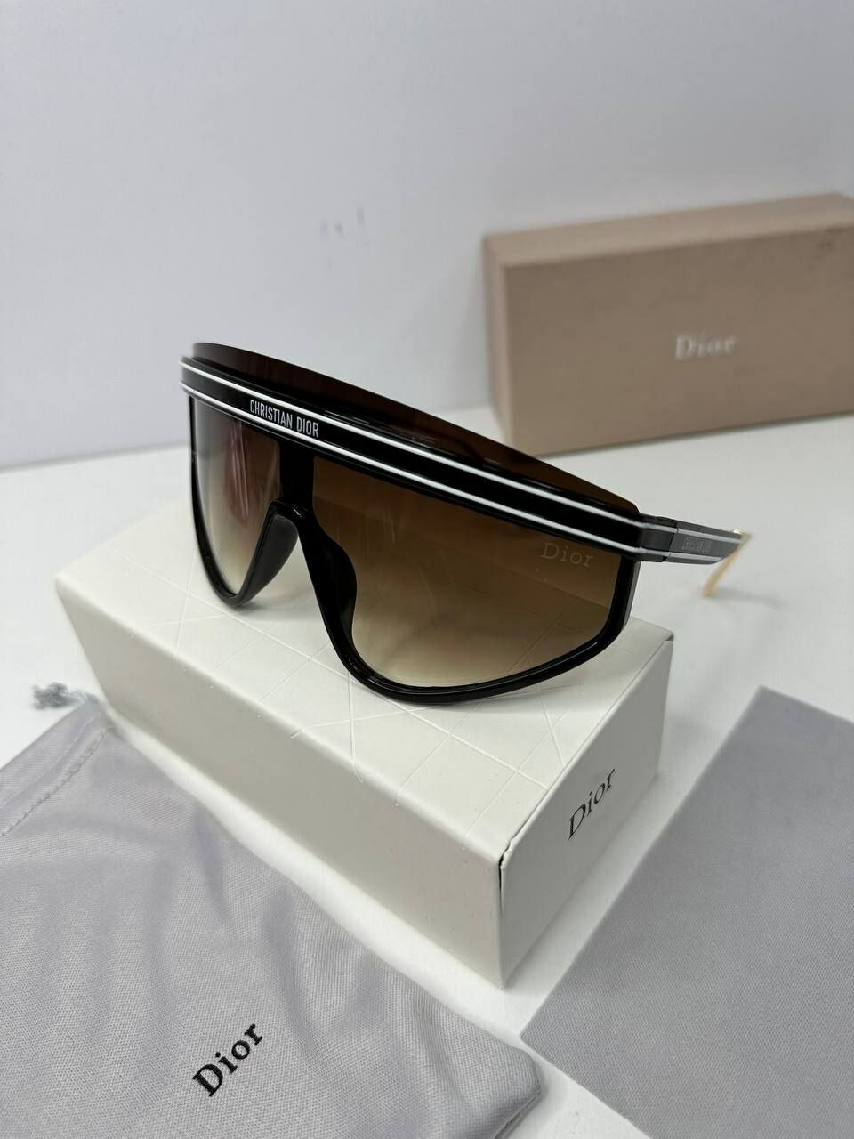 Солнцезащитные очки