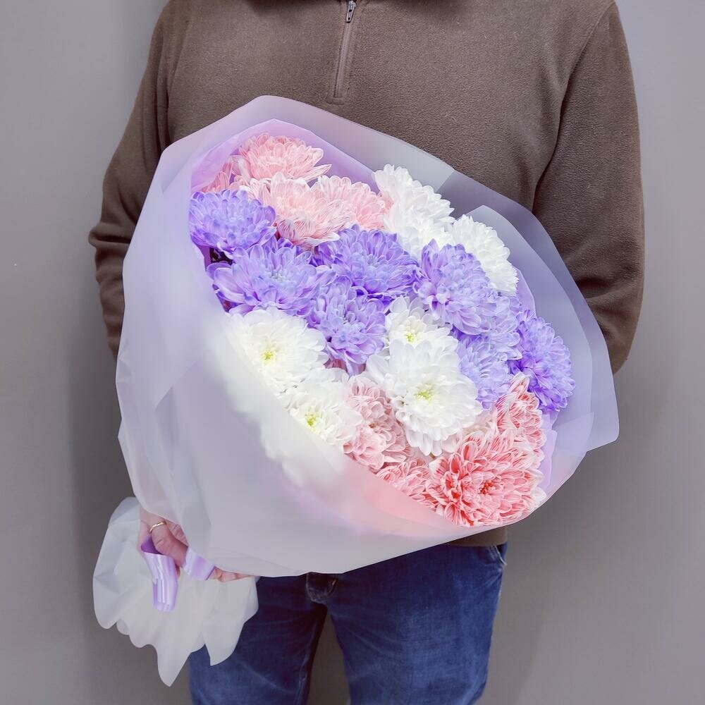 Монобукет Цветочный ЛЕС из Хризантем микс 60 см 9 шт белый/розовый/фиолетовый