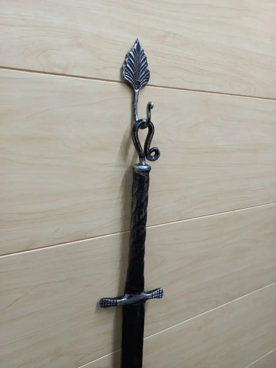 Кованый крючок, Студия кованой мебели Нива, ручная работа, цвет черный — фото 1