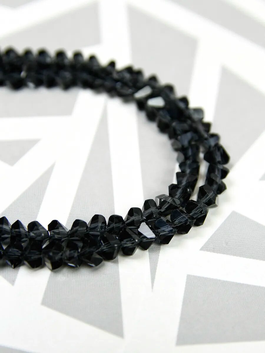 Алмазная грань, стекло, черный - сердечки 4 мм - 36 см — фото 1